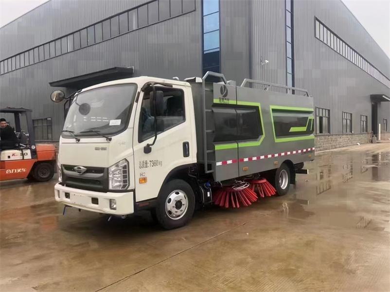 С�͒�·܇(ch��)�����X(qi��n)һ�_(t��i)-С�����܇(ch��)�����X(qi��n)һ�_(t��i)-����ӯͨ